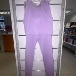 Zestaw sportowy w panterkę w kolorze lawendowym