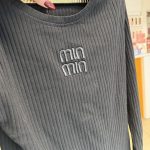 Czarna bluza miu
