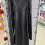 Czarna, błyszcząca sukienka